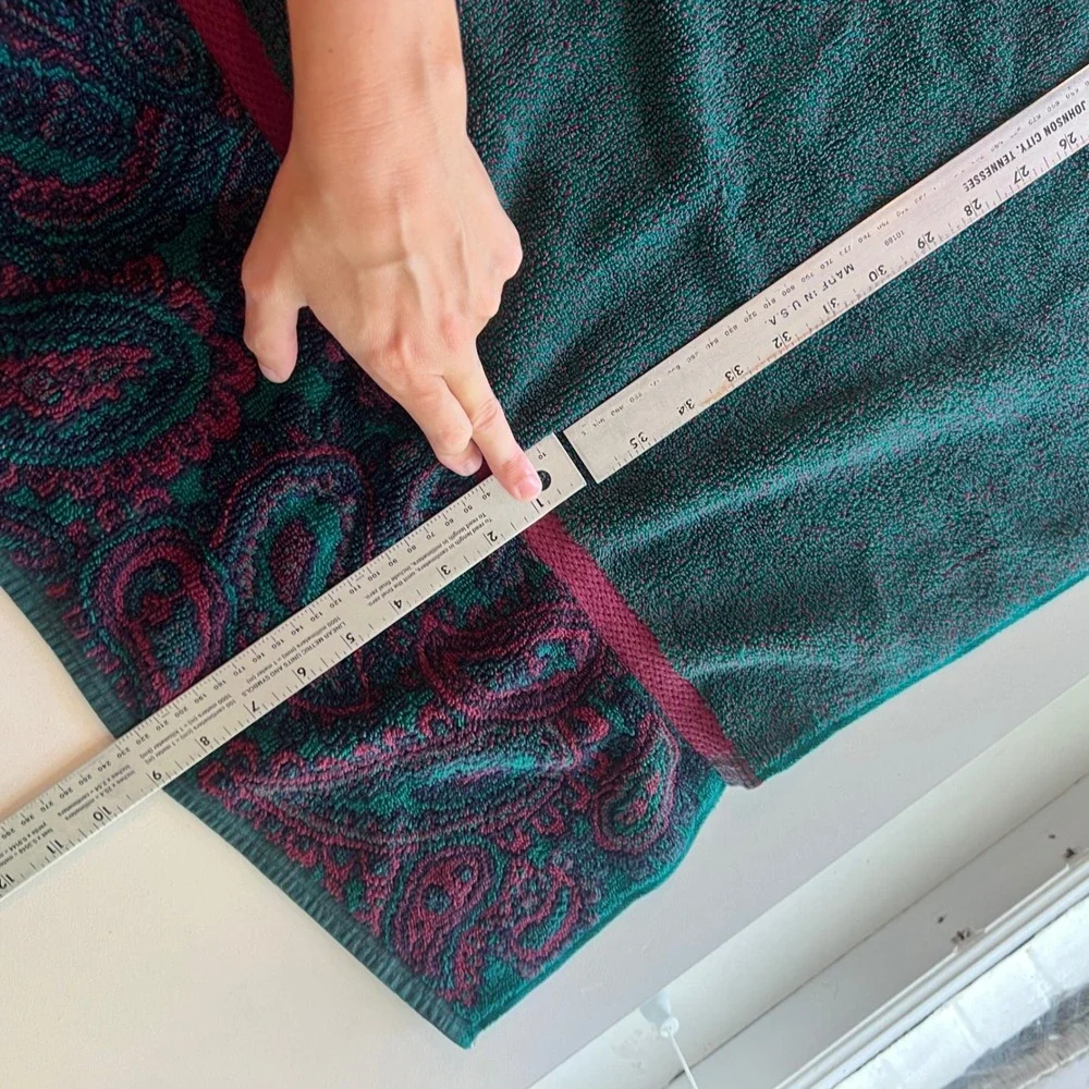 VTG Royal Velvet Fieldcrest Teal Paisley Border Bath Towel 100% Cotton Made USA